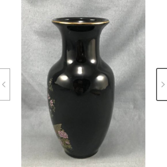 Vintage Vase PEACOCKS Asian Floral Design Black with Gold 6" Tall Japan - Picture 5 of 6